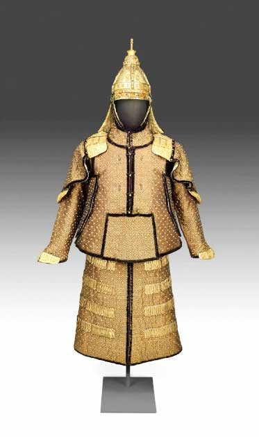 Bộ áo giáp quý hiếm có từ thời nhà Thanh. Nó thường được lính canh Tử Cấm Thành mặc khi tổ chức các nghi lễ quan trọng của hoàng tộc và triều đình.