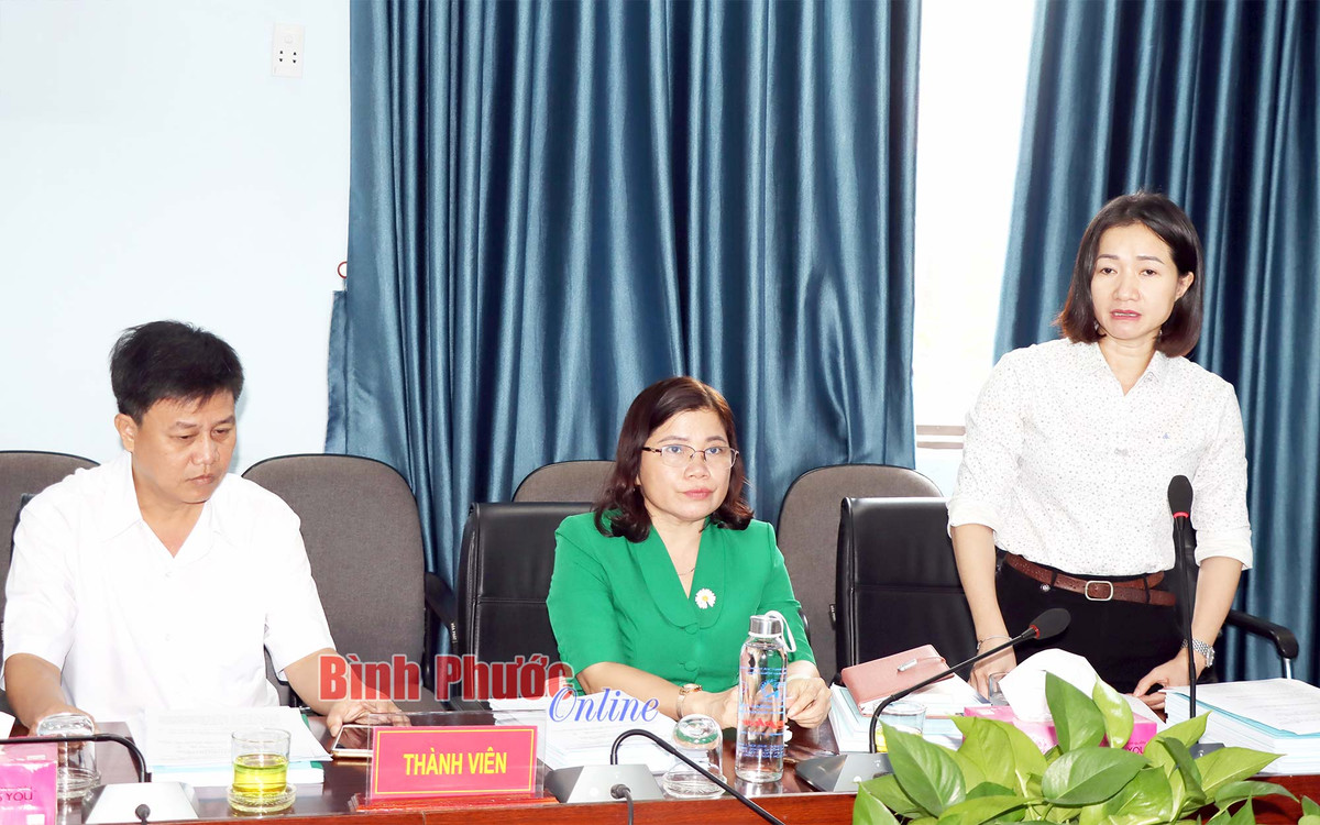 Tên gọi chuối chân voi xuất phát từ hình thái cũng như đặc điểm sinh thái học của loài chuối chân voi rất đặc biệt, phần gốc phình to như chân voi. Ảnh: Bình Phước Online.