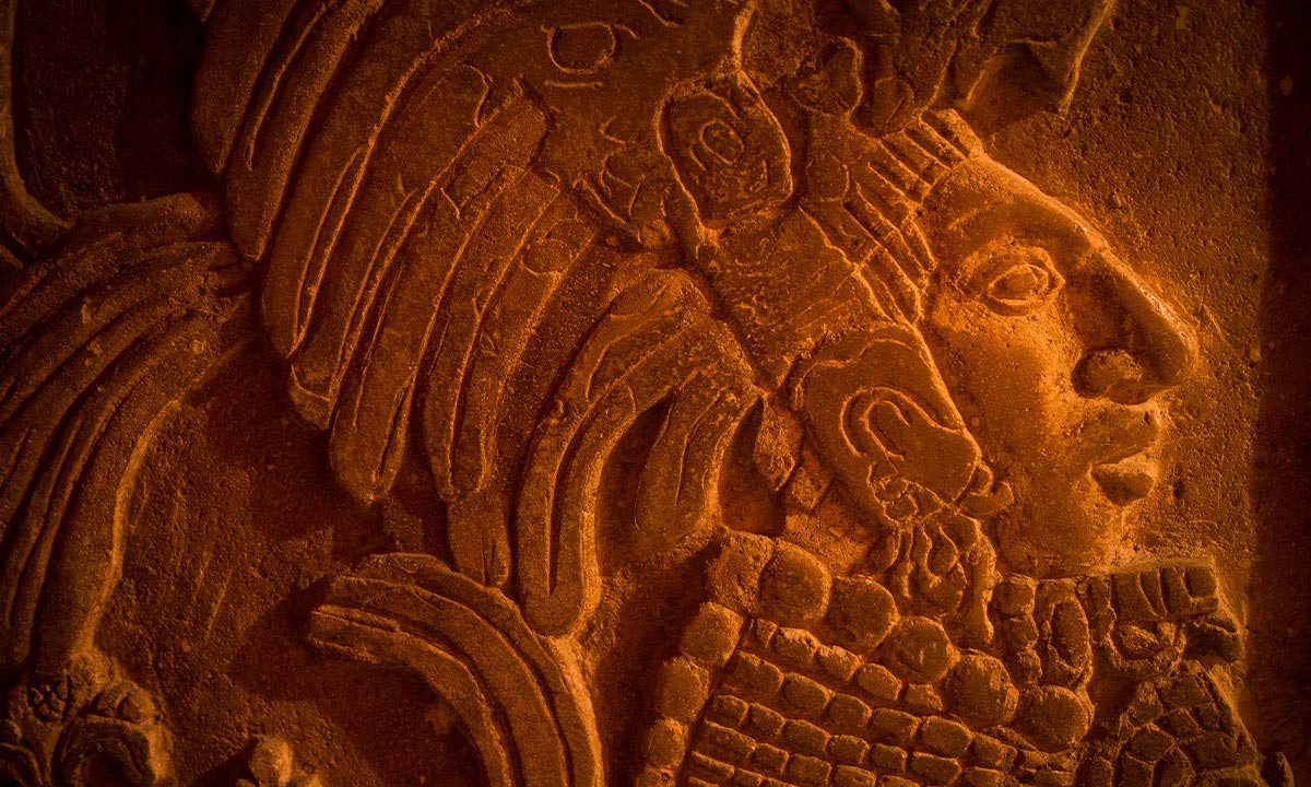 Dù vậy, nhóm nghiên cứu đến nay vẫn chưa thể xác định chắc chắn những sợ xanh lam đó bị mắc kẹt trong răng của các nạn nhân hiến tế từ khi nào.