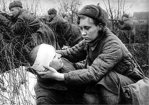 Với lòng dũng cảm và sự hy sinh vì đất nước, bà Bashkirova vinh dự được chính quyền trao tặng huân chương “Vì sự nghiệp chiến đấu” và “Vì sự bảo vệ Zapolyarye”.