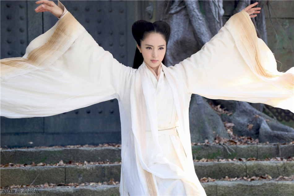 Sau khi Lâm Triều Anh qua đời trong cổ mộ, Vương Trùng Dương từng đến và phát hiện Ngọc nữ tâm kinh được Lâm Triều Anh khắc bên trong hoạt tử nhân mộ.