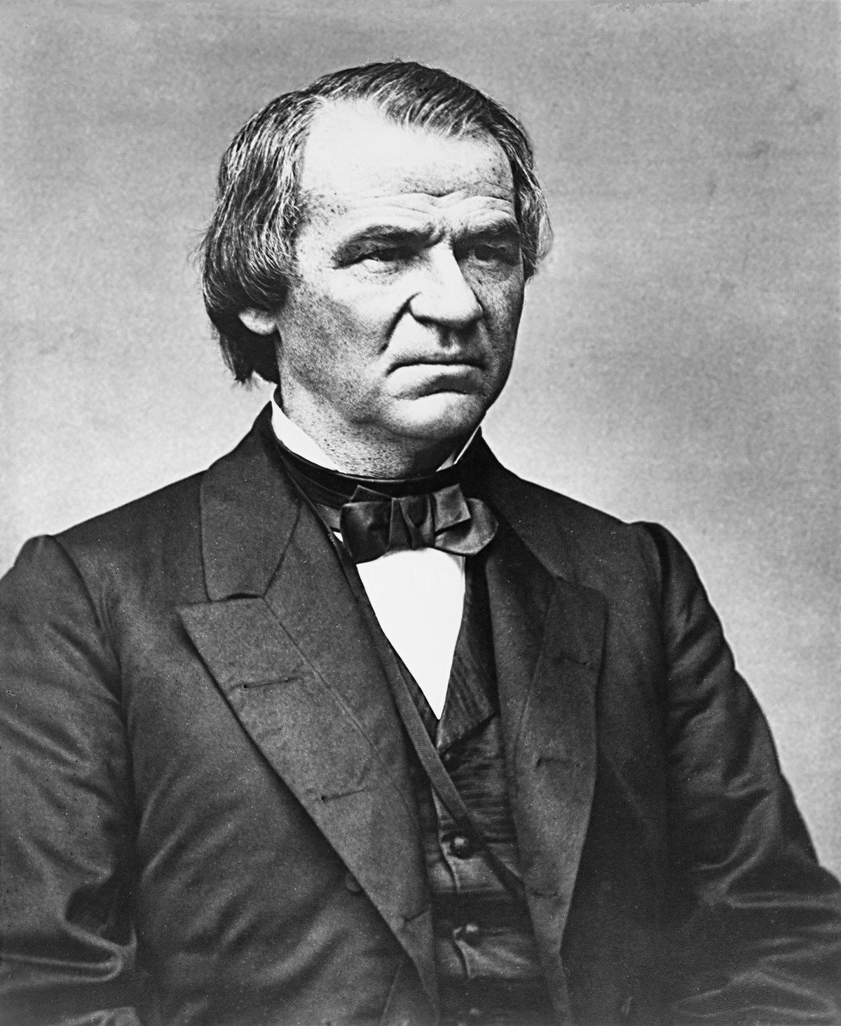 Phó Tổng thống Andrew Johnson trở thành Tổng thống Mỹ sau khi ông Abraham Lincoln bị ám sát và qua đời năm 1865. Theo đó, Tổng thống thứ 17 của Mỹ dẫn dắt đất nước từ năm 1865 - 1867.