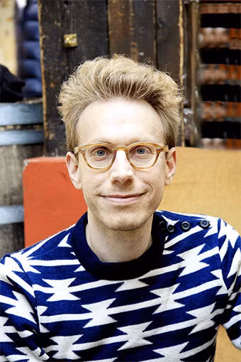 Vào năm 25 tuổi, Daniel được chẩn đoán mắc bệnh Asperger. Đây một dạng bệnh tự kỷ làm hạn chế khả năng giao tiếp hoặc xây dựng các quan hệ với những người khác.