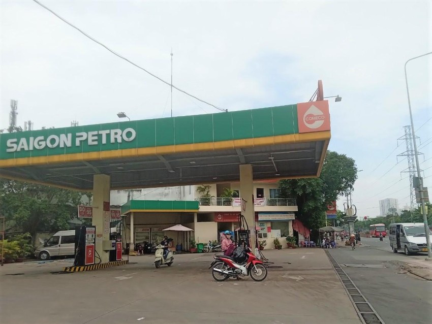 TP.HCM: Nguoi dan chen chan cho mua 20.000-30.000 dong xang-Hinh-12