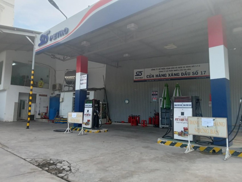 TP.HCM: Nguoi dan chen chan cho mua 20.000-30.000 dong xang-Hinh-15