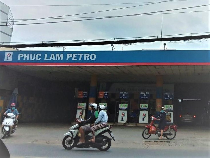 TP.HCM: Nguoi dan chen chan cho mua 20.000-30.000 dong xang-Hinh-10