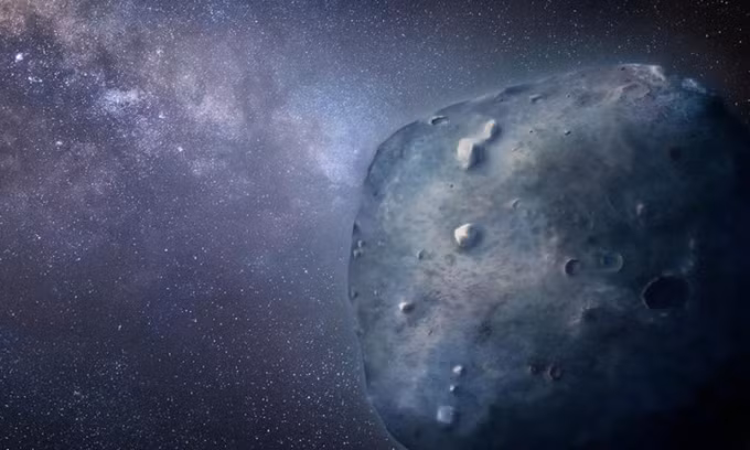 Đó là tiểu hành tinh Phaethon. Theo các chuyên gia, tiểu hành tinh này đã tự rút ngắn quỹ đạo của mình mỗi 4 mili giây/năm. Mặc dù con số này rất nhỏ nhưng mỗi thay đổi như vậy, nhất là thay đổi liên tục với một gia tốc khó hiểu có thể tác động không nhỏ đến dự báo về hướng di chuyển của tiểu hành tinh Phaethon.