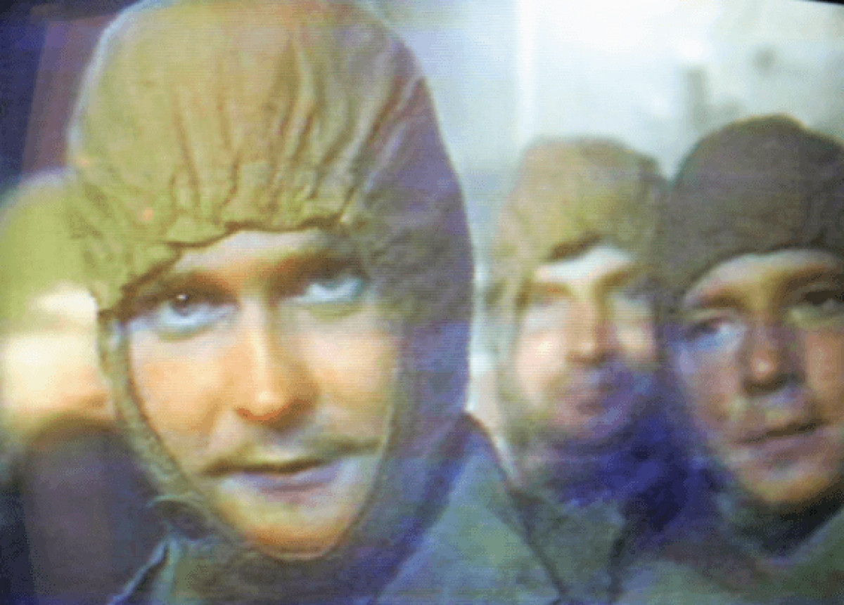 Tất cả đều biết rằng khi làm nhiệm vụ đó thì khả năng sống sót rất thấp ngay cả khi được trang bị các phương tiện chống bức xạ tốt nhất. Dù vậy, họ vẫn dũng cảm đứng lên làm nhiệm vụ vì cho rằng cần có người làm công việc đó để đổi lấy an toàn cho hàng triệu người dân châu Âu. Danh tính 3 công nhân dũng cảm đó là: Alexei Ananenko, Valeri Bezpalov và Boris Baranov. Trong đó, Ananenko là người duy nhất biết chính xác vị trí của van.