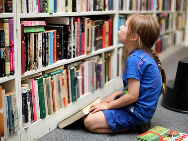 Sau đó, mẹ cô bé thử khả năng đọc suy nghĩ của con gái bằng các nghĩ trong đầu một con số rồi bảo con gái biết ra con số đó trên giấy. Không ai có thể ngờ cô bé có thể viết chính xác con số mà mẹ nghĩ trong đầu.