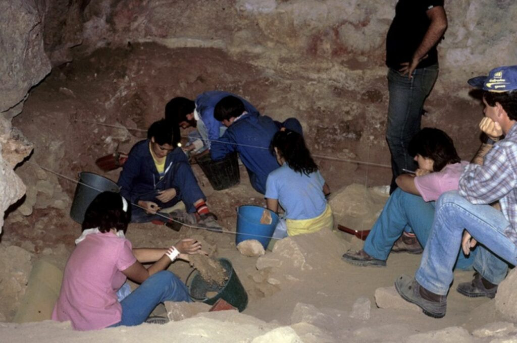 Theo nhà nghiên cứu Laurits, 11 người Neanderthal có khả năng cao đều sống trong cùng thời đại bởi vì nhiều người trong số họ là họ hàng gần.