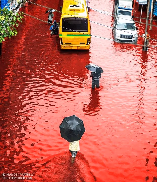 Một số nền văn minh cổ xưa cho rằng, "trận mưa máu" là điềm báo chết chóc. Đó có thể là những thảm kịch thiên nhiên rùng rợn hay các cuộc chiến khiến nhiều người đổ máu.