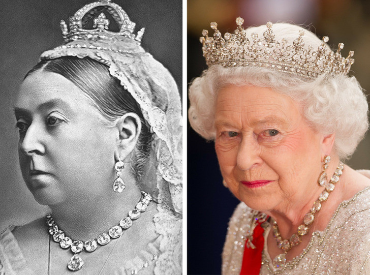 Người sở hữu đầu tiên của chiếc vòng cổ và hoa tai là Nữ hoàng Victoria. Chúng được truyền lại qua nhiều thế hệ của Hoàng gia Anh. Theo các sử liệu, bộ đôi trang sức này từng được 4 nữ hoàng sử dụng trong lễ đăng quang.