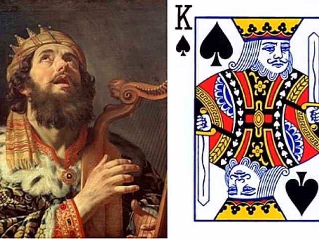Cuối cùng, lá bài K bích được cho là hình ảnh Vua David (1040 trước Công nguyên - 970 trước Công nguyên). Ông là vị vua thứ hai của vương quốc Israel thống nhất, trị vì Judah từ khoảng năm 1010 trước Công nguyên - 1002 trước Công nguyên.