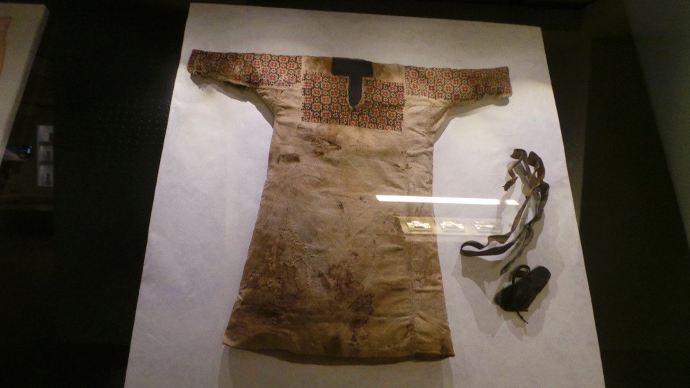 Không khí khô và độ ẩm thấp trong hang động được xem là điều kiện lý tưởng giúp bảo quản 8 thi hài.