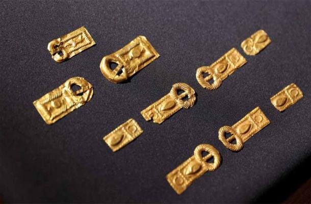 Vương quốc cổ đại Bosporan từng bị đế chế Hy Lạp "thu phục" và biến thành một thành bang. Do vậy, nơi đây chịu một số ảnh hưởng văn hóa của Hy Lạp.