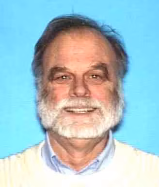 Ông James thông báo mục đích chuyên đi biển là nhằm rắc tro của bà cụ thân sinh qua đời năm 2006, hưởng thọ 97 tuổi. Sau khi khởi hành được ít phút, anh đã gọi điện cho vợ và con gái vào khoảng 10h sáng giờ địa phương và nói rằng thời tiết trên biển rất tốt.