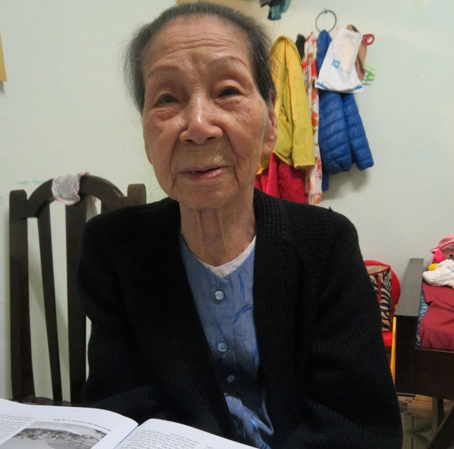 Vào ngày 7/1/2020, Tổng Bí thư, Chủ tịch nước Nguyễn Phú Trọng đã ký thiếp mừng thọ 100 tuổi (tính theo dương lịch) đối với cụ bà Lê Thị Dinh. Vào năm 2021, bà qua đời tại Huế, hưởng thọ 102 tuổi.