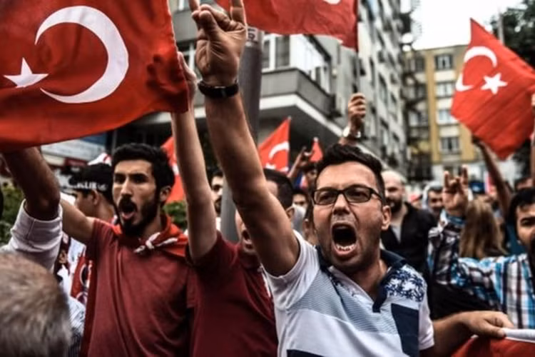 Dat nuoc Tho Nhi Ky dang tien sat bo vuc noi chien