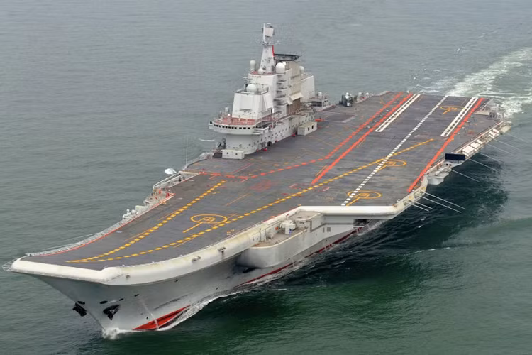 Trung Quoc dung tau san bay trong tranh chap Bien Dong?