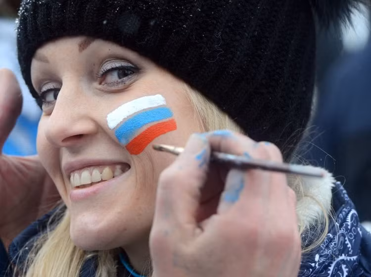 Ngày nước Nga được đánh dấu bằng các loại hoạt động ngoài trời: lễ kỷ niệm trong bầu không khí cởi mở, hòa nhạc, văn hóa, thể thao, các chương trình giải trí và bắn pháo hoa.