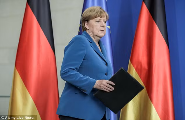 Bất chấp sự chỉ trích của cánh hữu, Thủ tướng Angela Merkel vẫn bảo vệ chính sách nhập cư của mình.