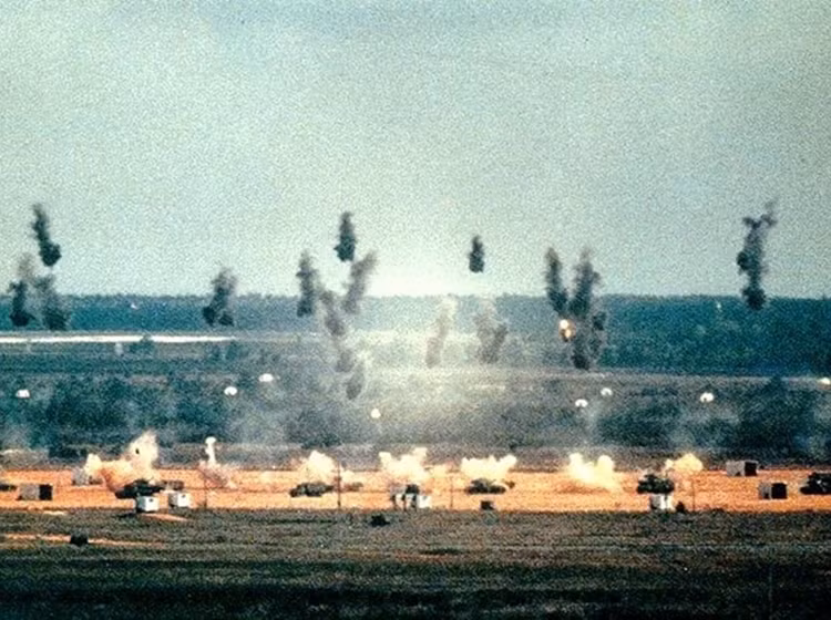 Lien minh A-rap su dung bom chum danh pha Yemen