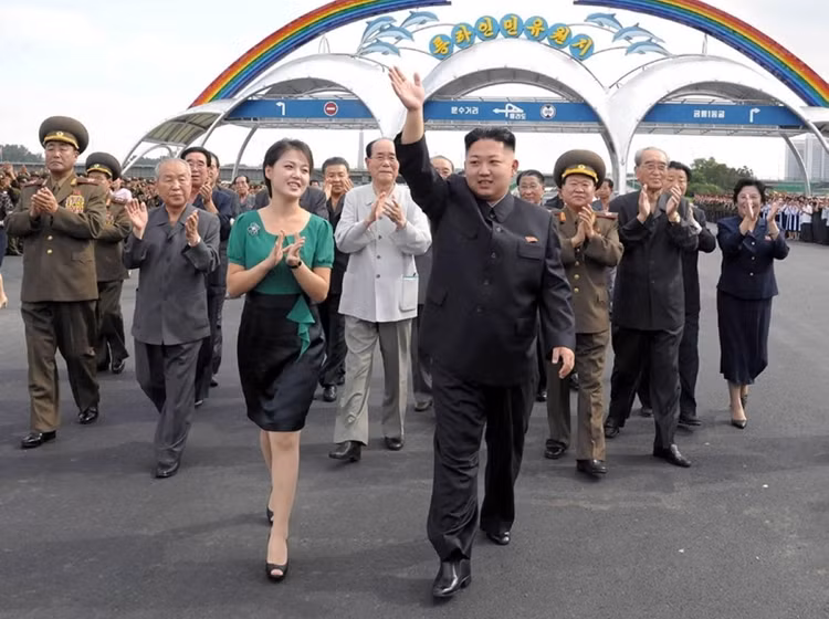 Đối với cánh phụ nữ trẻ ở Chongjin, quần áo mà Đệ nhất phu nhân Ri Sol-ju trưng diện cũng không có gì là đặc biệt ấn tượng.