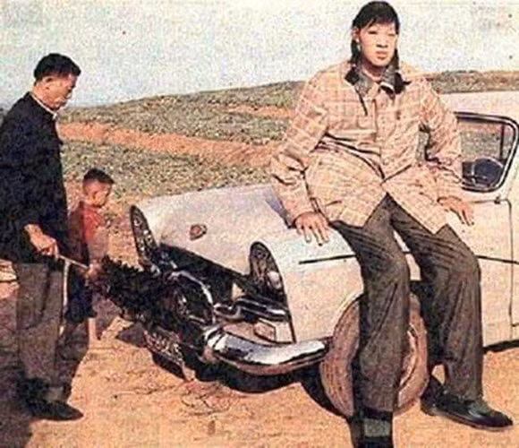 Zeng Jinlian (1964-1982) cao 2,48 m và là người phụ nữ cao nhất mọi thời đại. Ảnh: yorkfeed