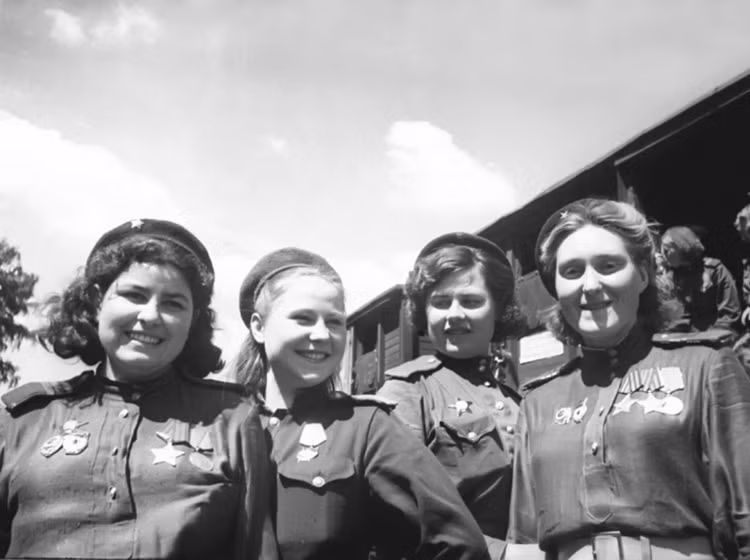 Những tay súng bắn tỉa nữ xuất sắc khiến quân Đức kinh hồn bạt vía của Hồng quân Liên Xô.