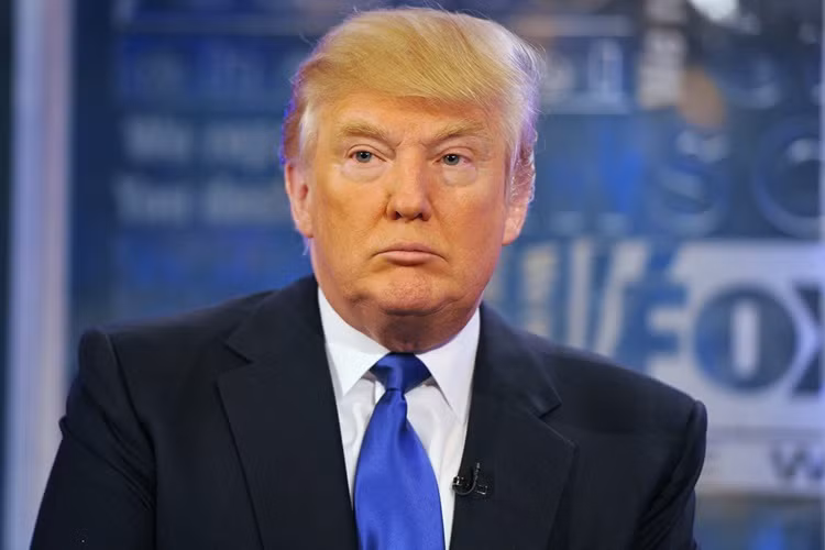 Tong thong Donald Trump: "Mot minh chong lai... FBI"