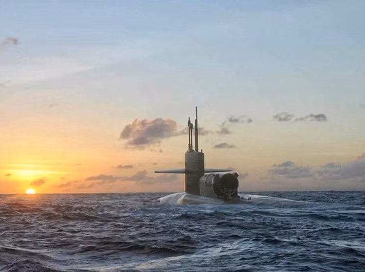 Không chỉ có tàu nổi, tàu ngầm hạt nhân Mỹ cũng thường xuyên cập cảng Philippines.