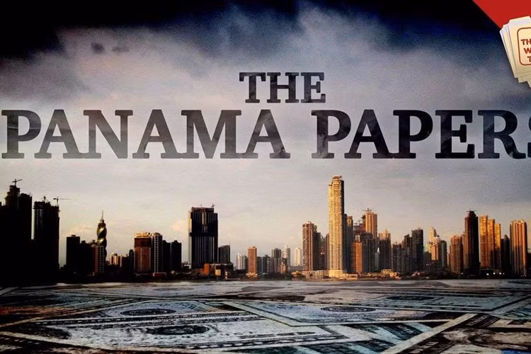 8. "Hồ sơ Panama" chấn động toàn cầu: “Hồ sơ Panama” đã vạch trần các hoạt động trốn thuế và rửa tiền liên quan tới hàng trăm nghìn công ty trên toàn cầu gần nửa thế kỷ. Vụ “thổi còi” gây chấn động cả thế giới này đã buộc nhiều quan chức, chính trị gia phải từ bỏ vũ đài chính trị. Ảnh HowStuffWorks 