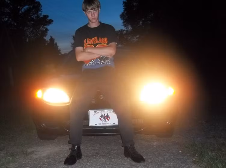 Hình ảnh đầy hăm dọa của Dylann Roof.