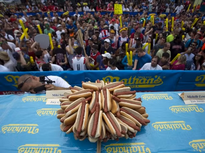 Những chiếc hot dog được sử dụng trong Cuộc thi ăn hot dog ở Brooklyn, New York, ngày 4/7/2015.