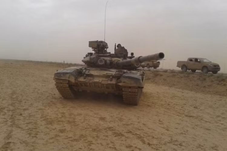 Quan doi Syria tran ngap thi tran Al-Sukhnah