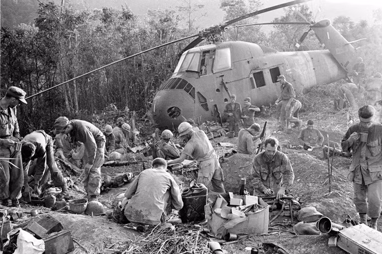 Thế nhưng, chính quyền Mỹ vẫn say máu tiếp tục đổ quân vào Việt Nam và không giành được một chiến thắng đáng kể nào.