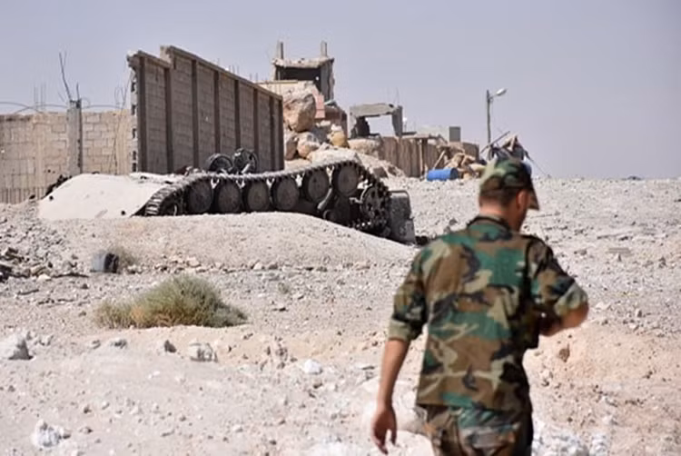 Quân đội Syria tiếp tục tiến lên phía bắc Deir Ezzor, giải phóng nhiều khu vực trong đó có một số quả đồi gần thị trấn Ayyash. Ảnh: FNA