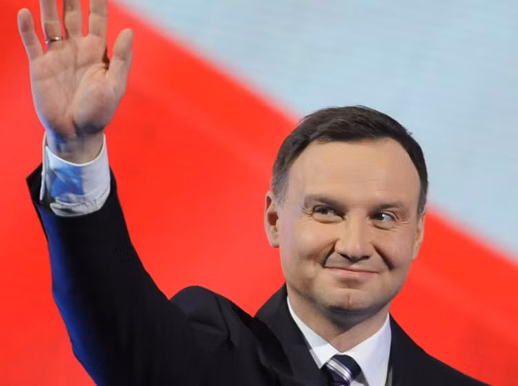 Vi sao ung cu vien bao thu dac cu tong thong Ba Lan?