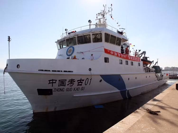 Trung Quoc dung tau khao co thau tom Bien Dong