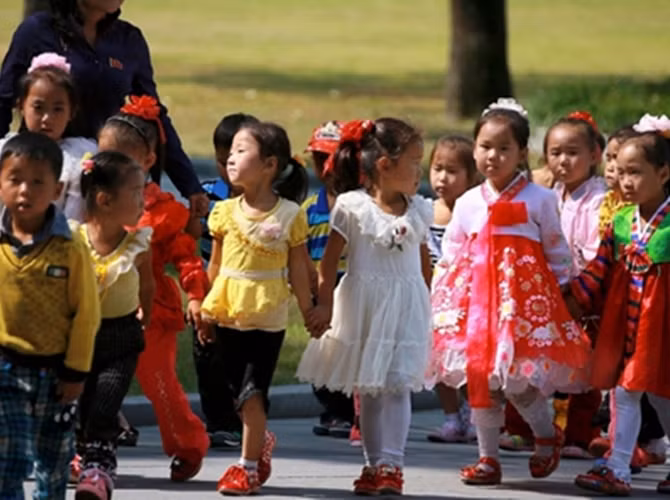 Trẻ em là lớp công dân hồn nhiên nhất ở CHDCND Triều Tiên.