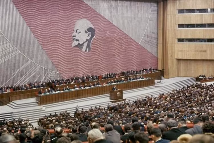 Vụ nổ bom khinh khí mạnh nhất thế giới này được tiến hành vào lúc 11h32 (giờ địa phương) ngày 30/10/1961, giữa lúc Đại hội Đảng CS Liên Xô lần thứ 22 đang diễn ra. (Nguồn: Wikipedia)