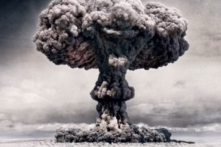 Vụ nổ “Bom Vua” đã tạo ra một cây nấm hạt nhân khổng lồ cao 67 km và có đường kính lên tới 95 km. (Nguồn: English Russia)