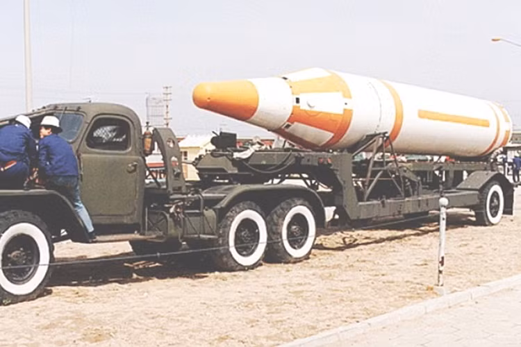 TQ “tuon” cho Trieu Tien ten lua phong tu tau ngam?-Hinh-3