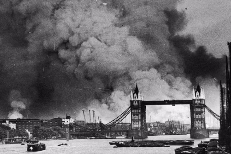 Thủ đô London của Vương quốc Anh bị phát xít Đức ném bom hủy diệt trong tháng 9/1945. (Nguồn: POP Lyft)