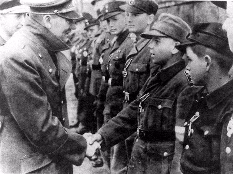 Chien dich Berlin ket lieu so phan Duc Quoc xa-Hinh-4