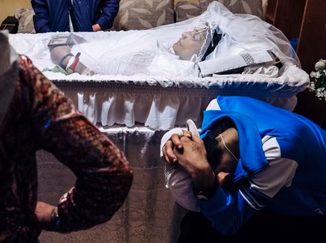 Ngày 28/5/2014, một tháng sau khi bước sang tuổi 18, Catalina qua đời vì sốc thuốc. Cô cũng mang virus HIV trong cơ thể.