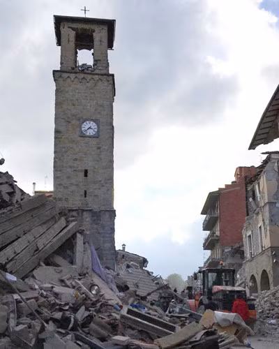 ...và sau động đất