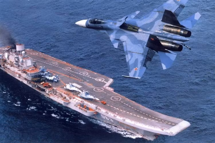 Vi sao tau san bay Nga khong tham chien o Aleppo?