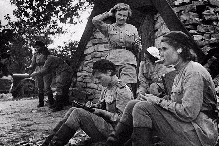 The chien II qua ong kinh nhiep anh gia Lien Xo-Hinh-9