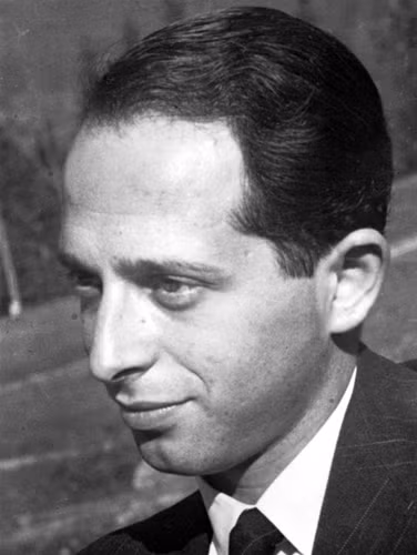 Đại diện Hội nghị Do Thái thế giới Gerhart Riegner tin tưởng tố cáo về kế hoạch giết người hàng loạt của Đức Quốc xã do doanh nhân Schulte cung cấp. Ngày 8/8/1942, ông Riegner đã báo động cho Tổng lãnh sự quán Mỹ ở thành phố Bern, nhưng bị bỏ ngoài tai. 